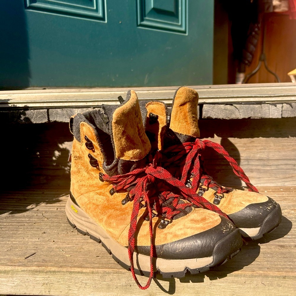 Women's Arctic 600 Side-Zip 5" Brown/Red 200G